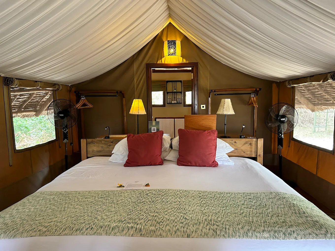 Serengeti-Tortilis-Camp-Double-room