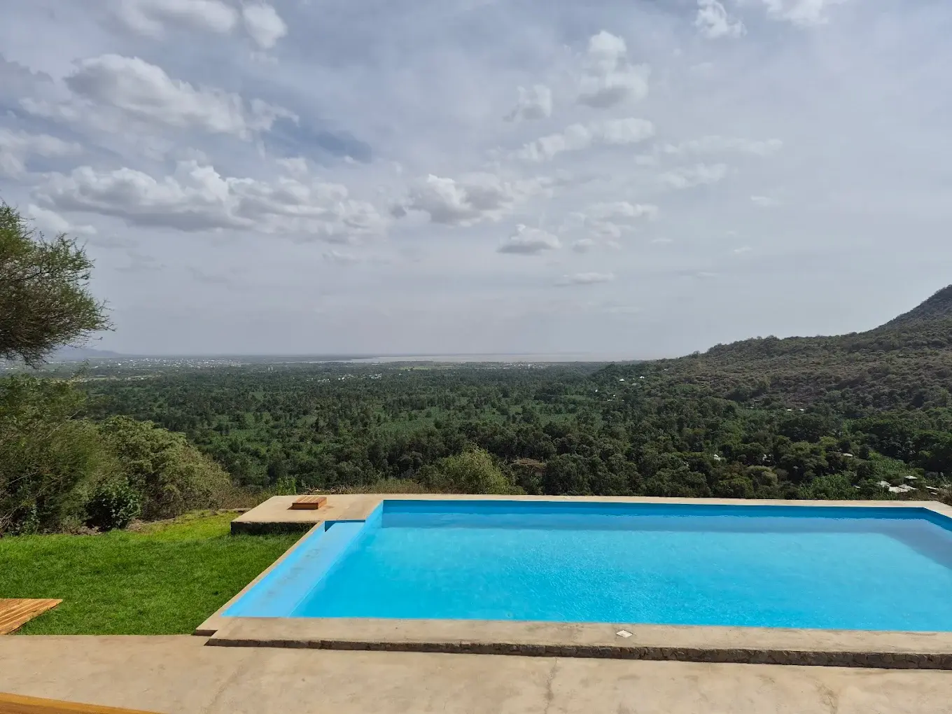 Swimming-pool-Foot-on-Africa-Lodge