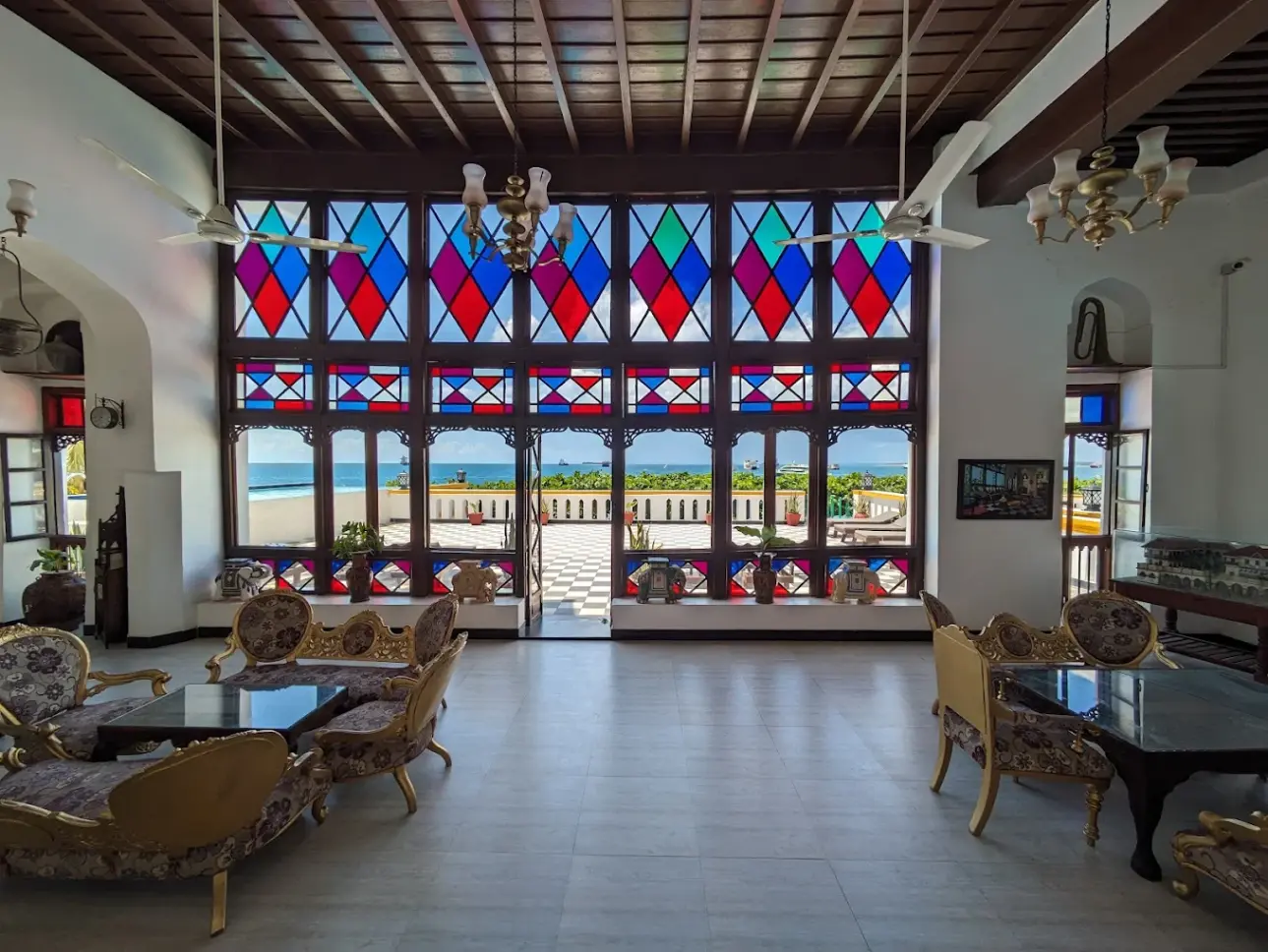 tembo-house-hotel-lounge-area