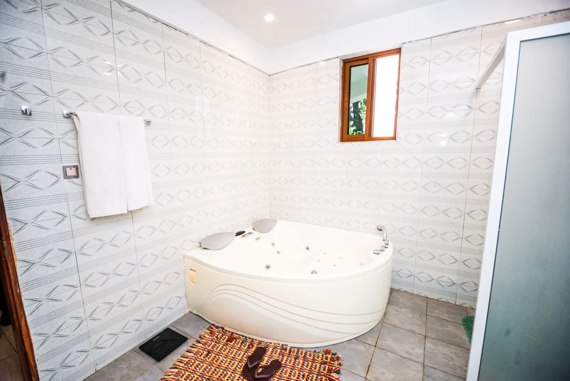 Kerama-Silent-Lodge-Executive-Room