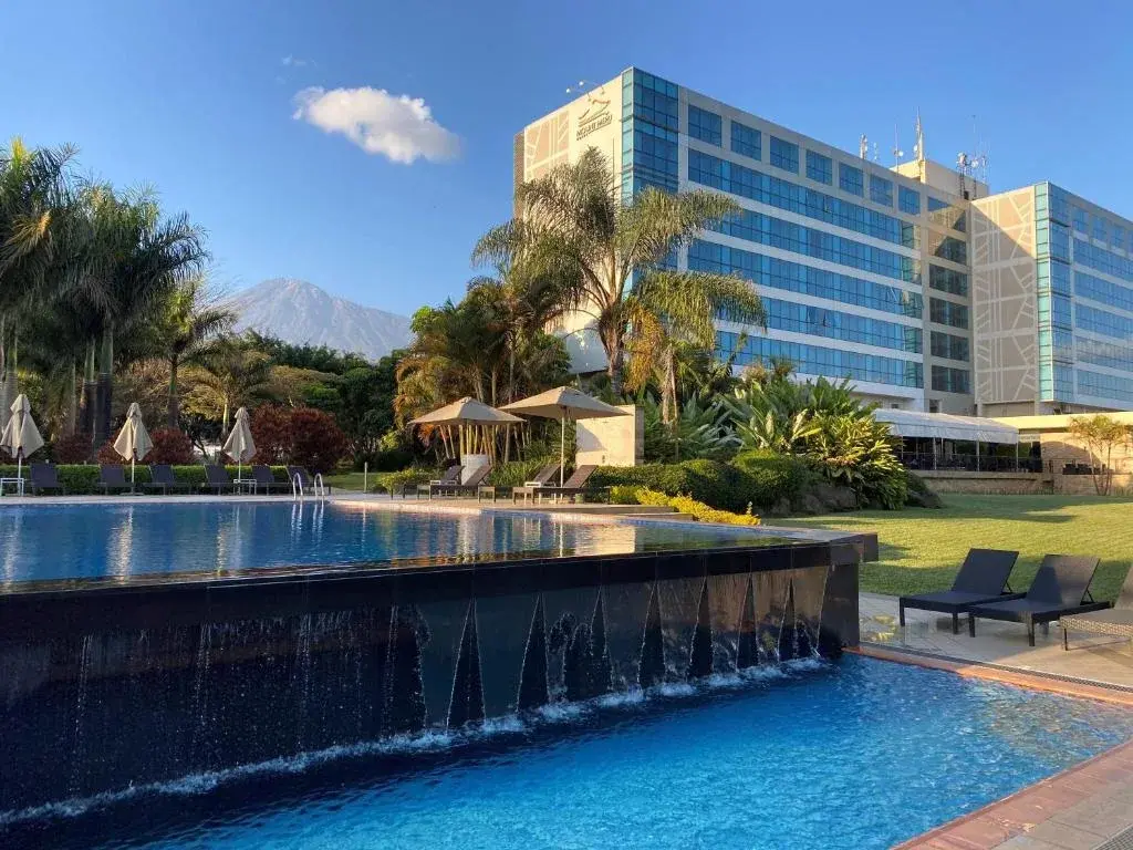 mount-meru-Hotel-External