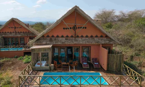Escarpment Luxury Lodge outdoor swimming pool