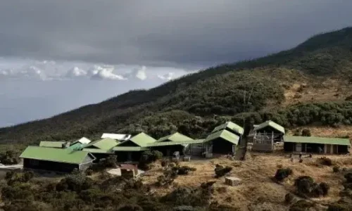 Miriakamba-Hut-mount-meru-climbling
