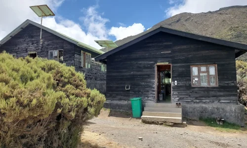 Saddle-huts
