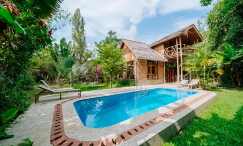 Under_The_Shade_Safari_Lodge_swimming-pool
