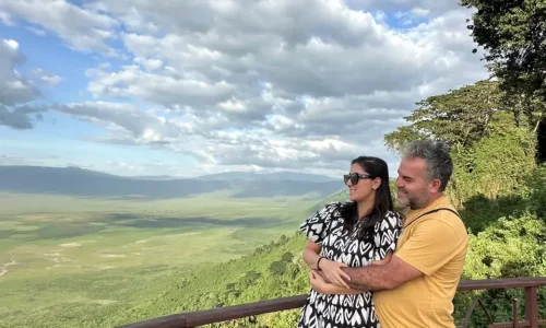 couples-at-ngorongoro-national-park-with-kiwoito-africa-safari