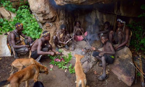 hadzabe-tribe-lake-eyasi-tanzania-safari