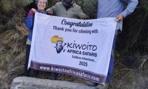 kiwoito-guests-mount-meru-saddle-hut