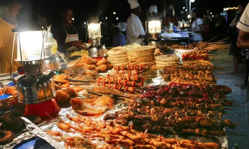 local-food-vendors-forodhani-gardens