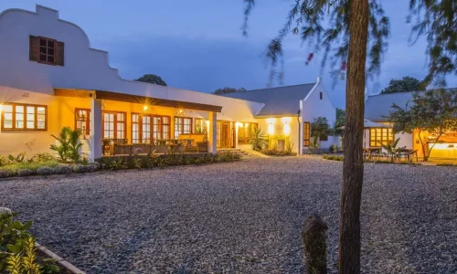 villa-maua-outside-night-view